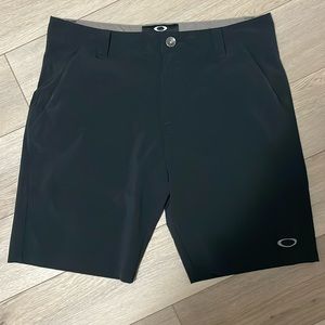Mens Oakey black shorts